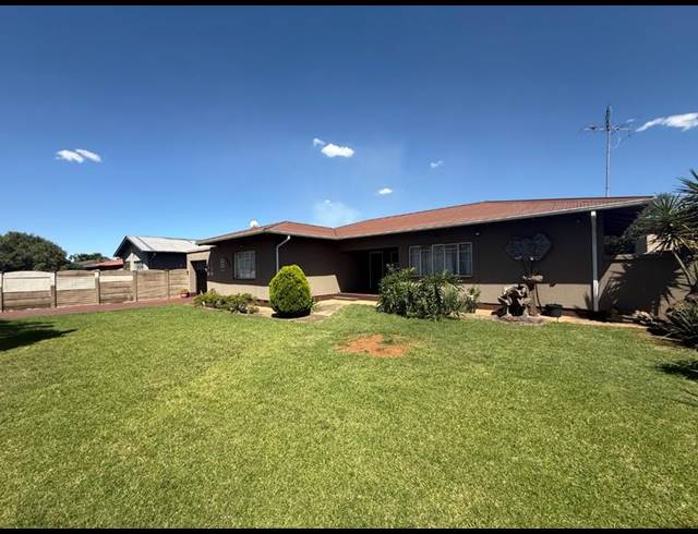 3 BEDROOM HOUSE FOR SALE IN VANDERBIJLPARK SE 1